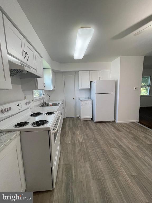 711 E MAPLE Unit: 2