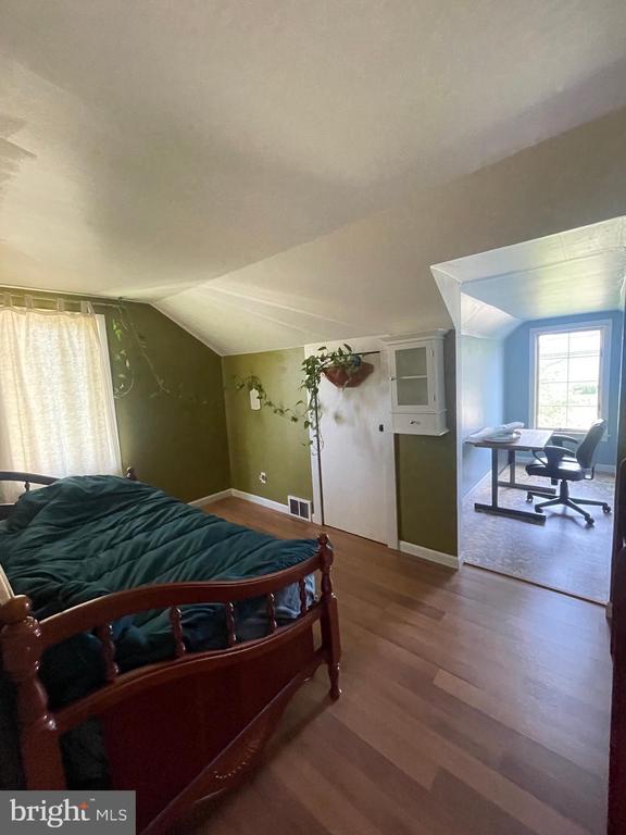 264 S WHITE HORSE PIKE