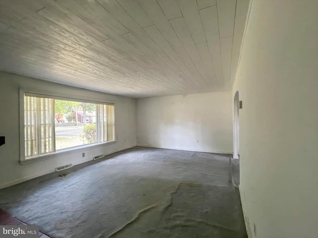 126 E 11TH AVENUE