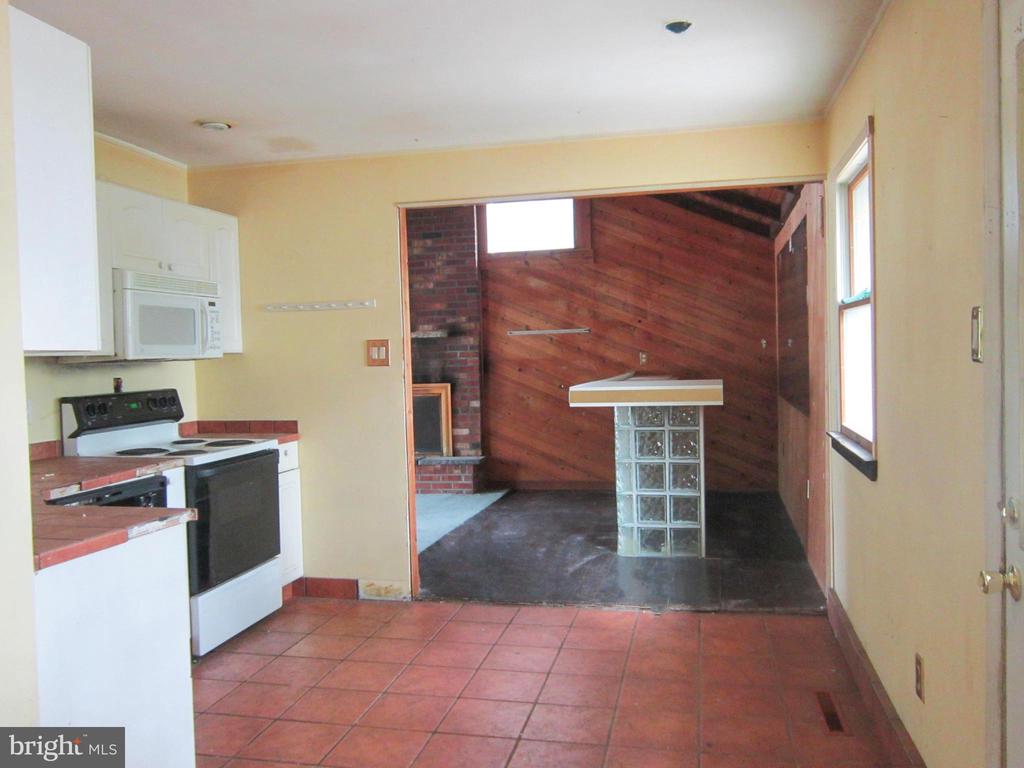 306 MAY COURT