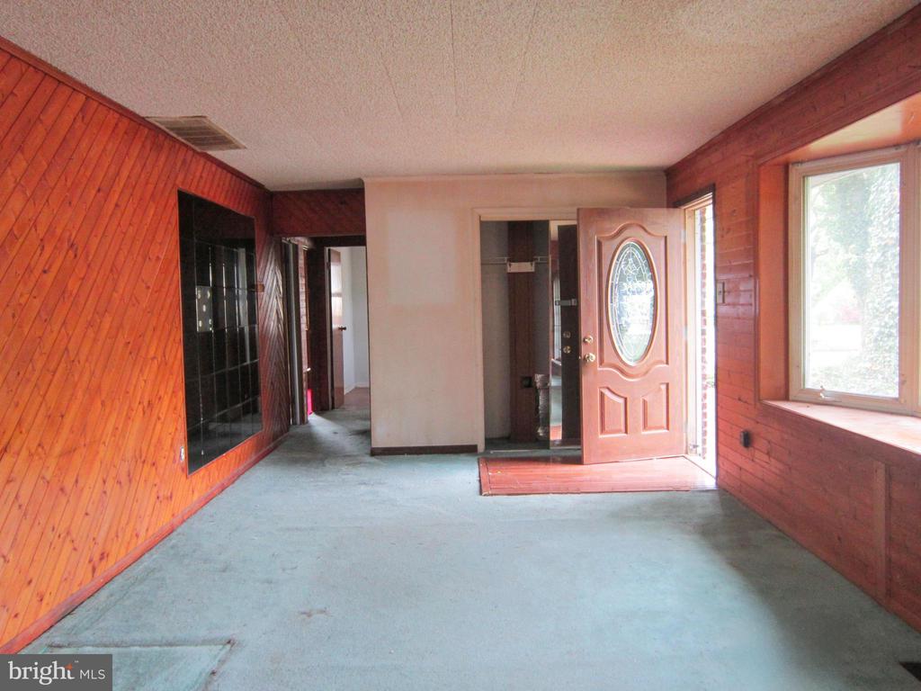 306 MAY COURT