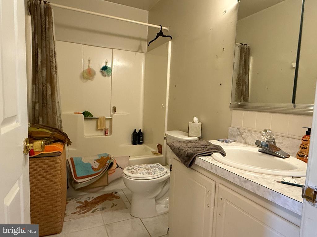 6 BUCKTHORN COURT