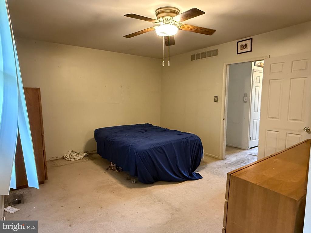 6 BUCKTHORN COURT