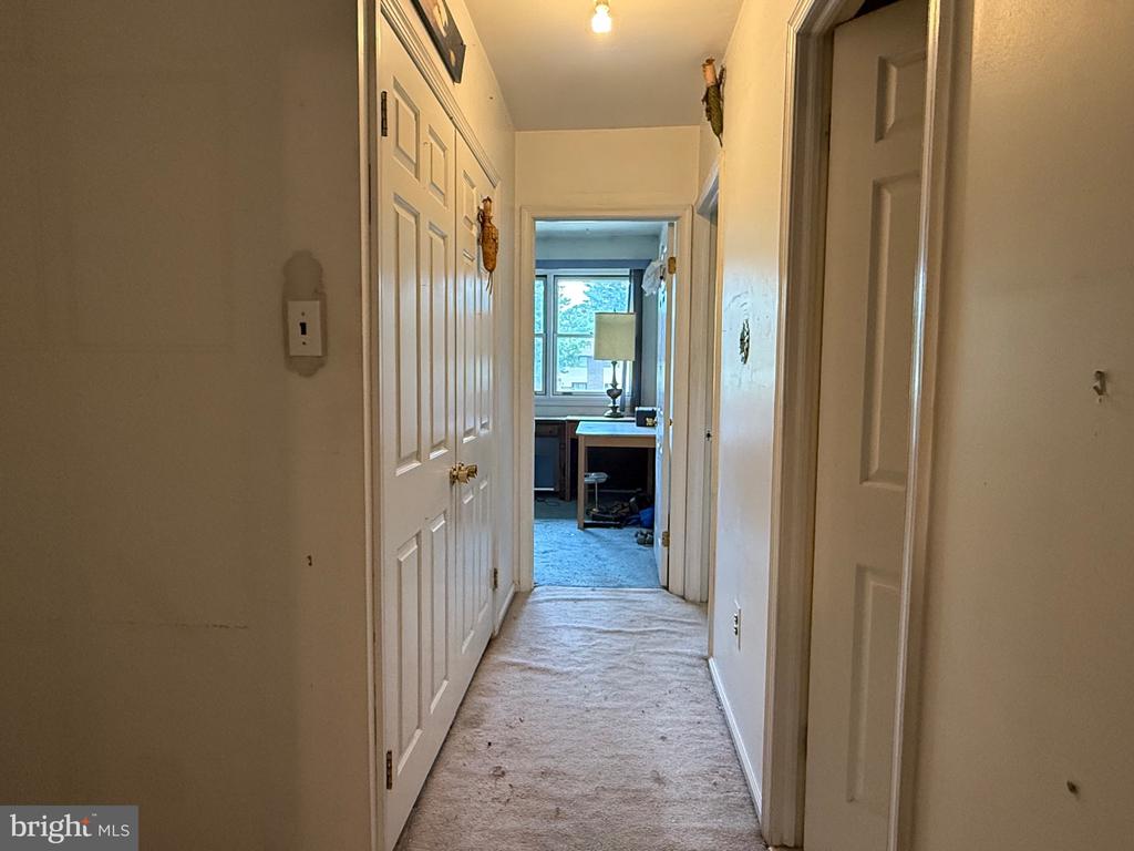 6 BUCKTHORN COURT