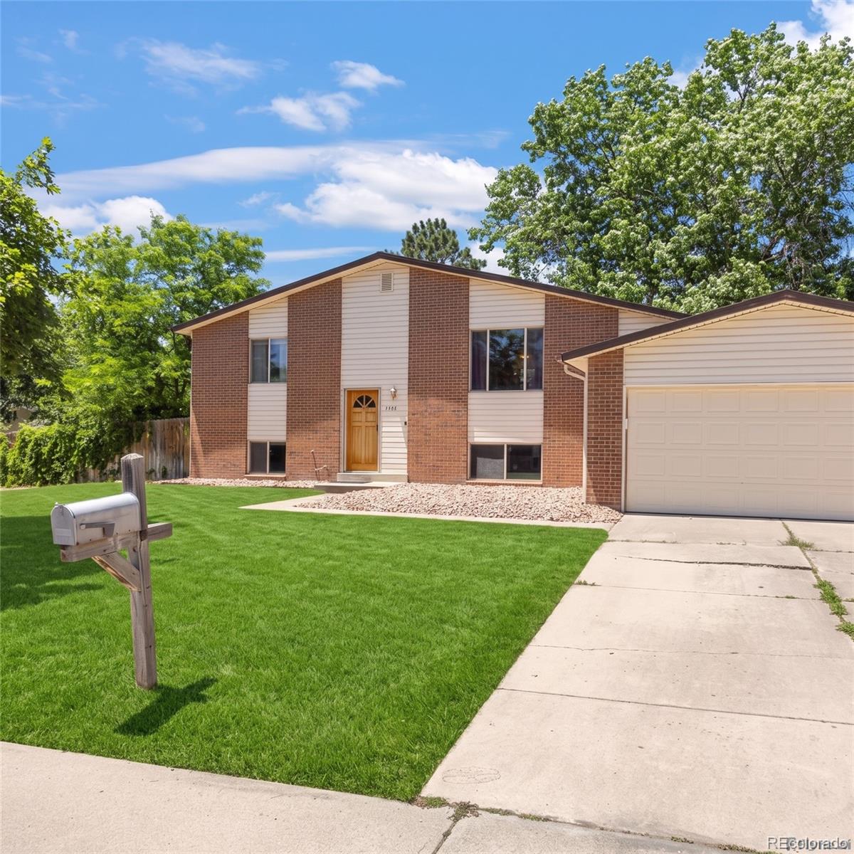3347 S Laredo Court