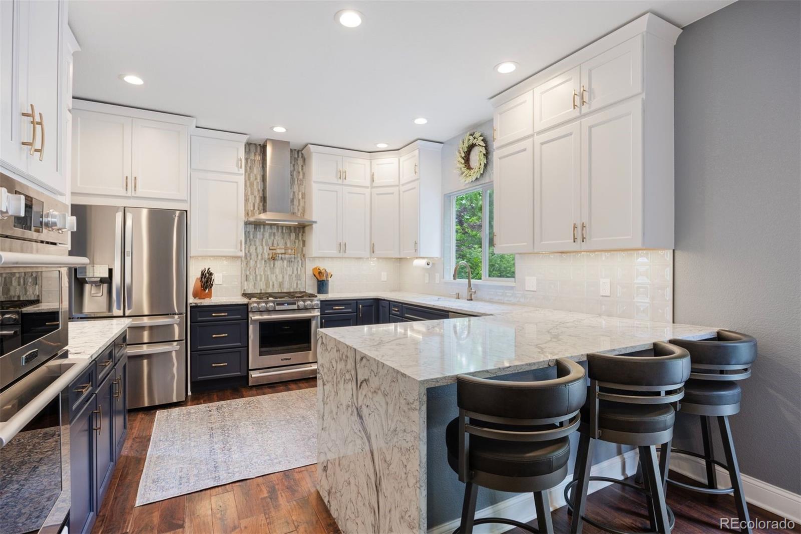 10060 Royal Eagle Lane