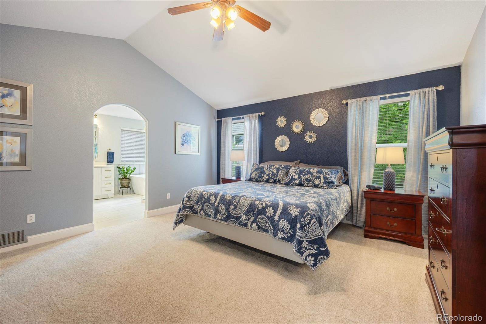 10060 Royal Eagle Lane