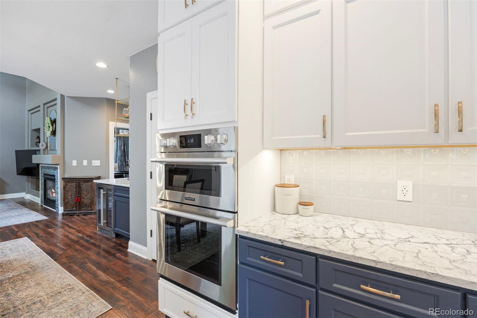 10060 Royal Eagle Lane