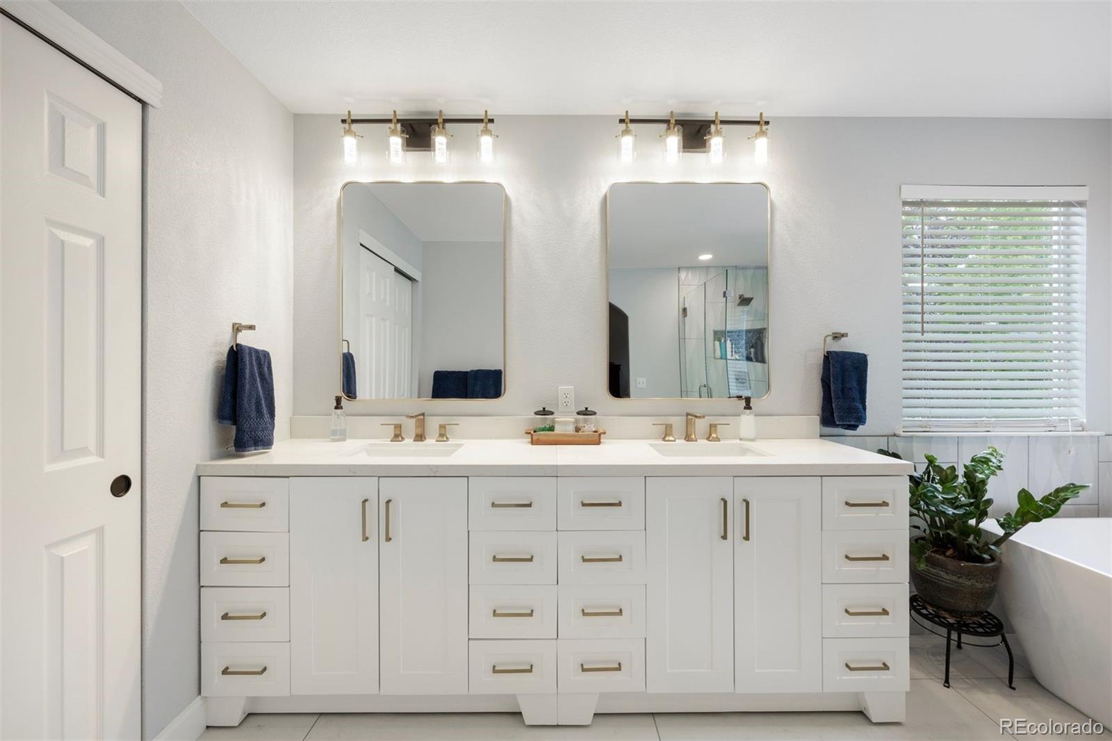 10060 Royal Eagle Lane