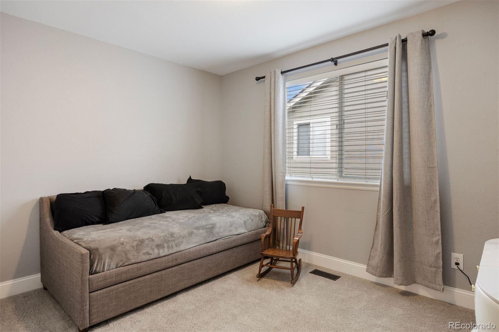 10060 Royal Eagle Lane