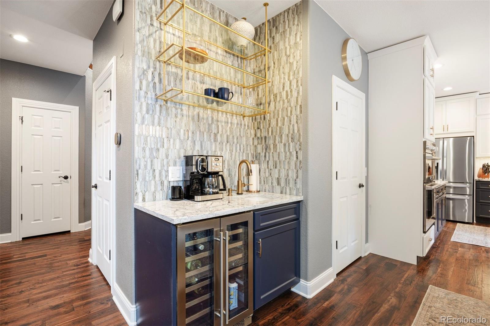 10060 Royal Eagle Lane