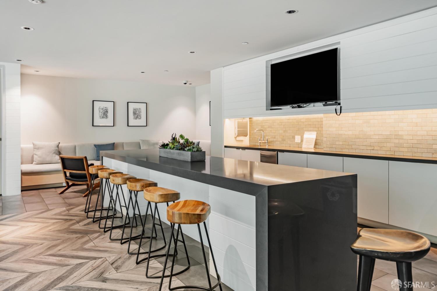 110 Channel Street #522