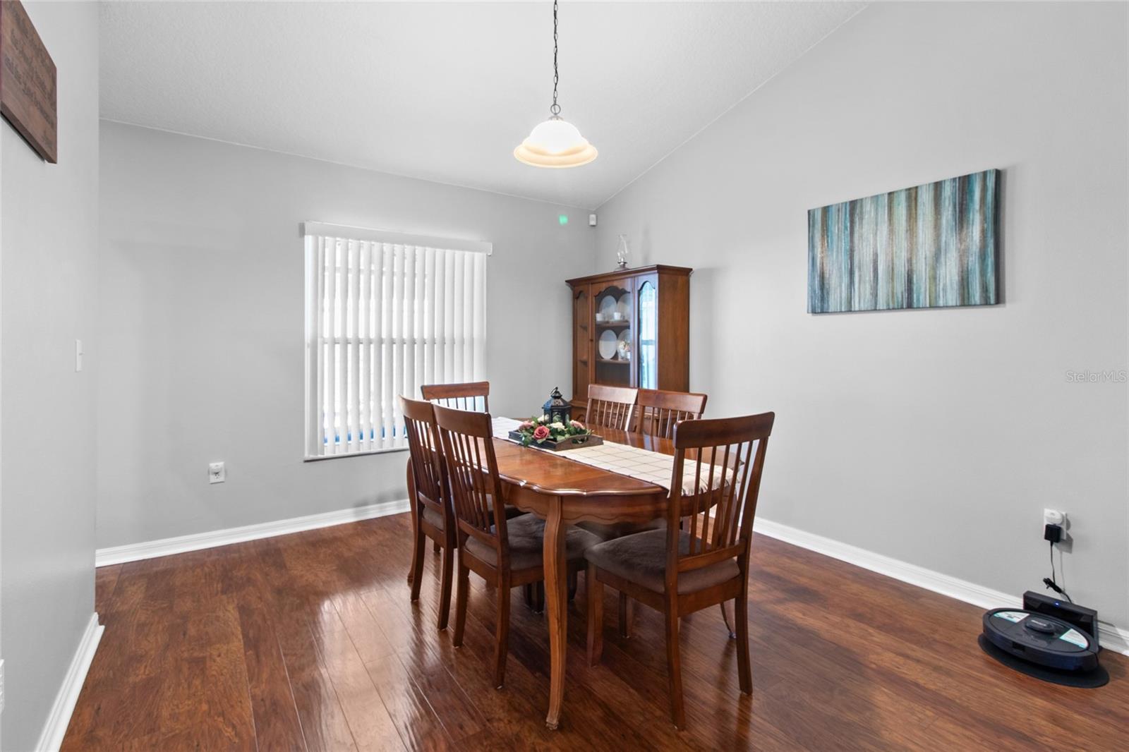 5864 LOMA VISTA DR W