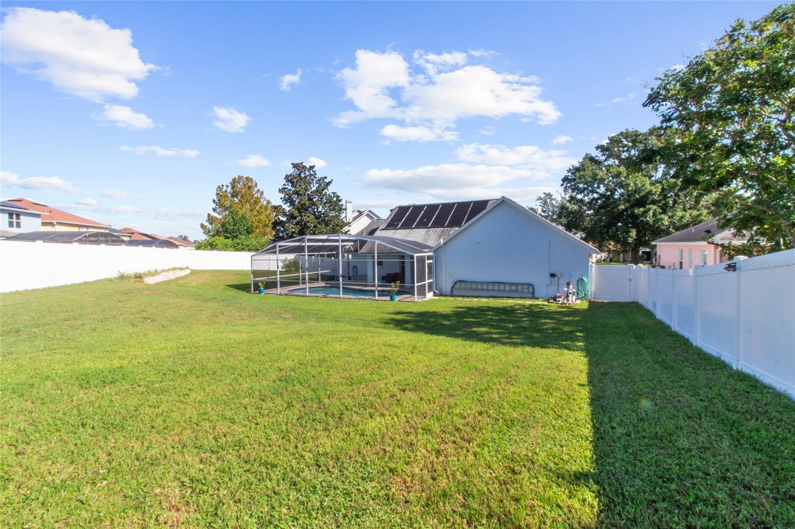 5864 LOMA VISTA DR W