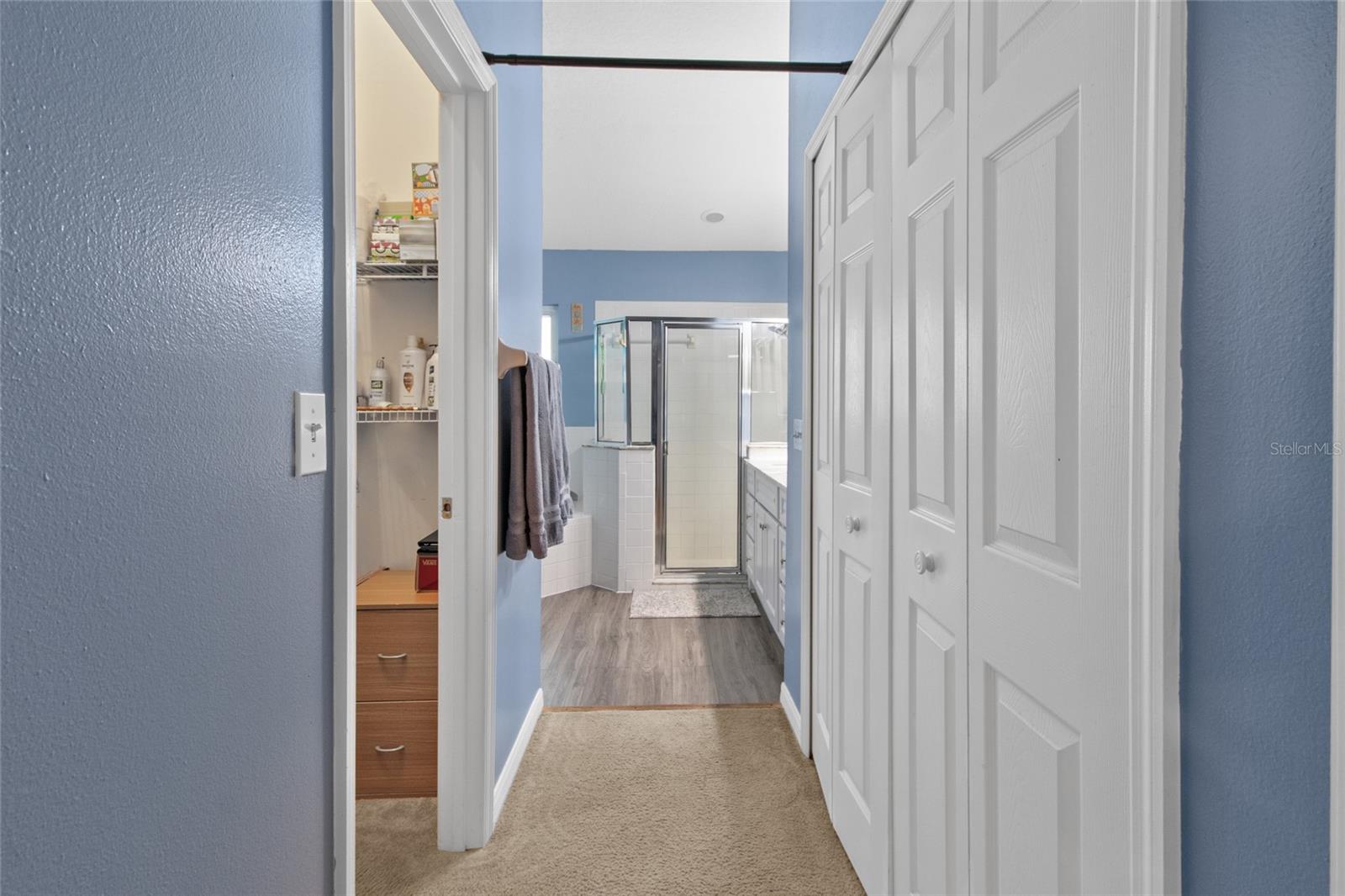 5864 LOMA VISTA DR W