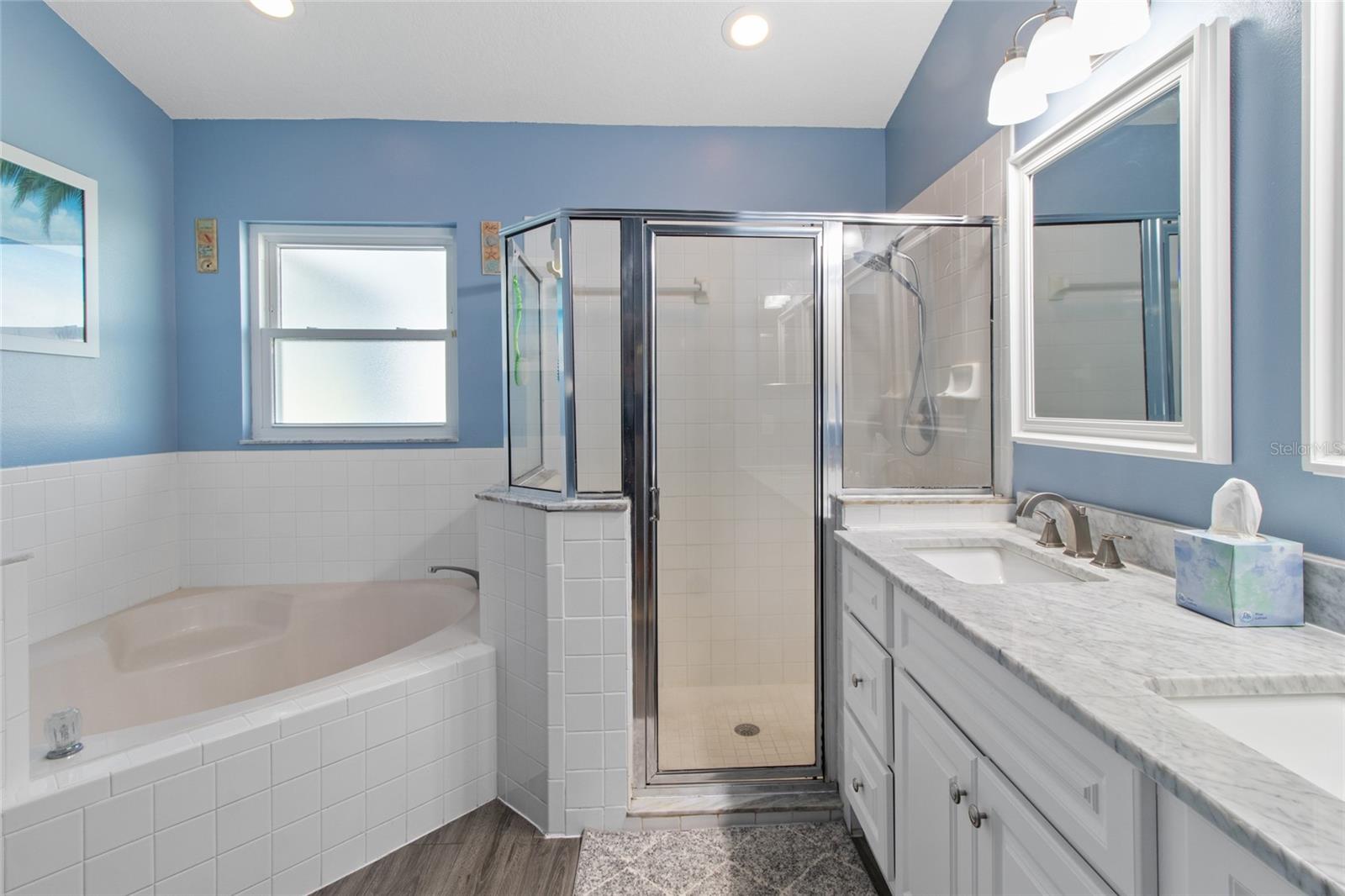 5864 LOMA VISTA DR W