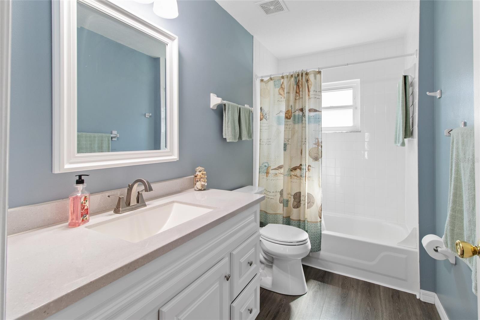 5864 LOMA VISTA DR W