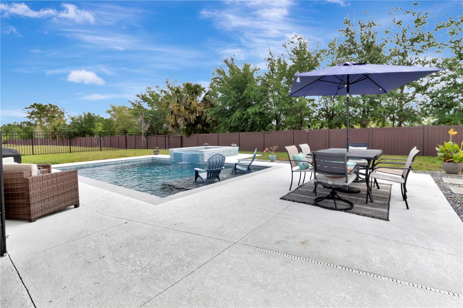 485 HALTER DR