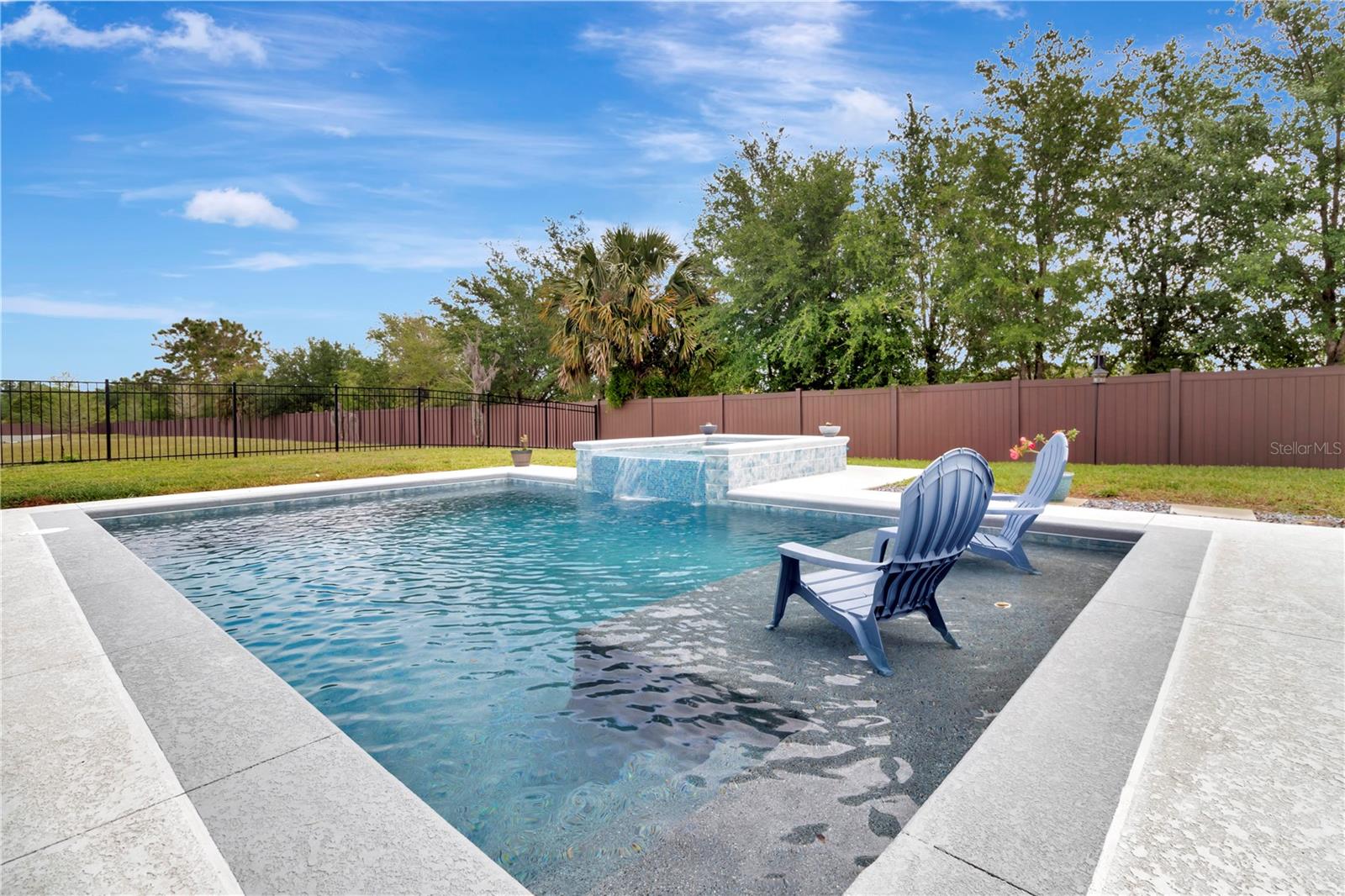 485 HALTER DR