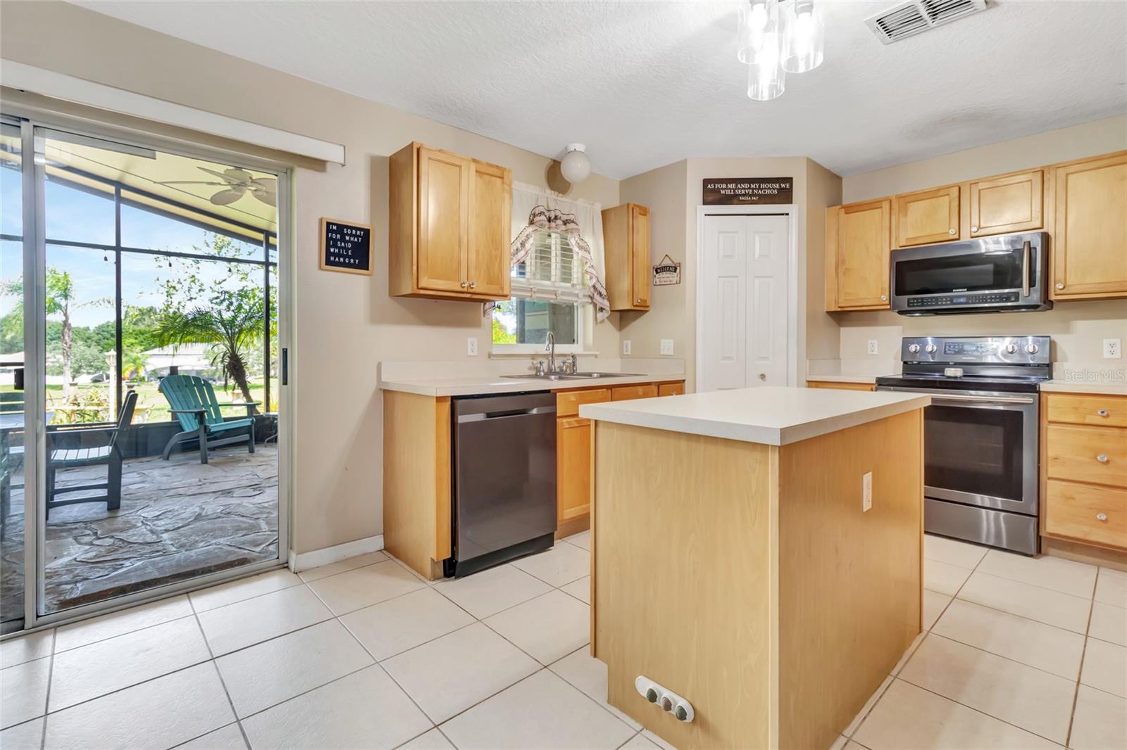 16434 MEREDREW LN
