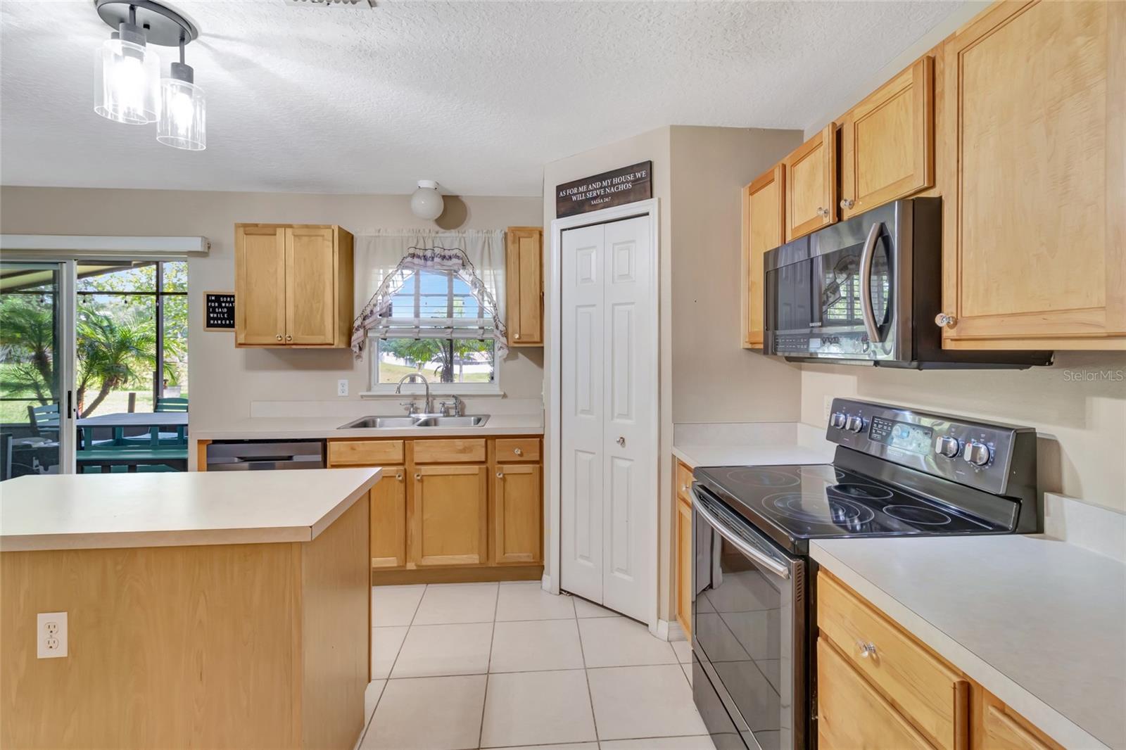 16434 MEREDREW LN