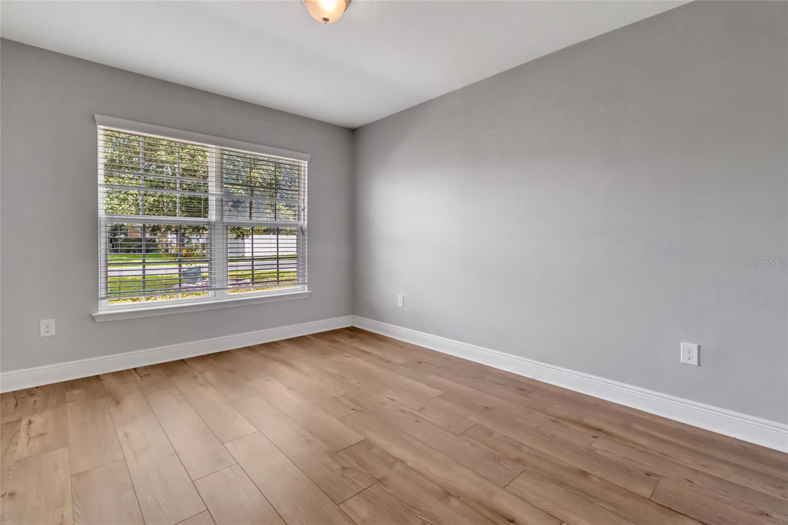 2301 ANGEL FISH LOOP