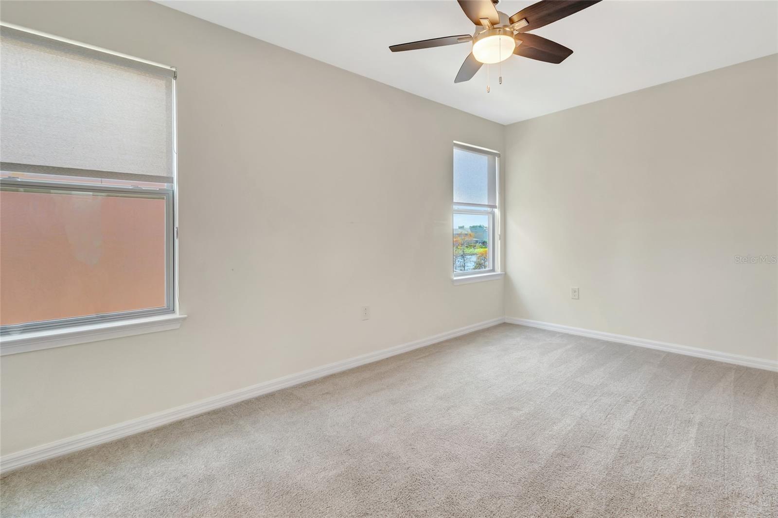 1077 FOUNTAIN COIN LOOP