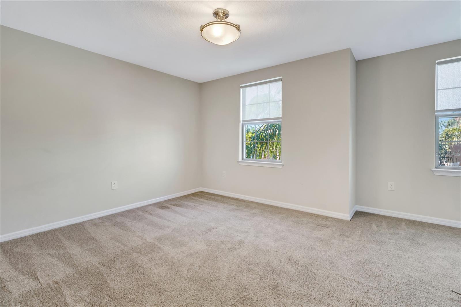 1077 FOUNTAIN COIN LOOP