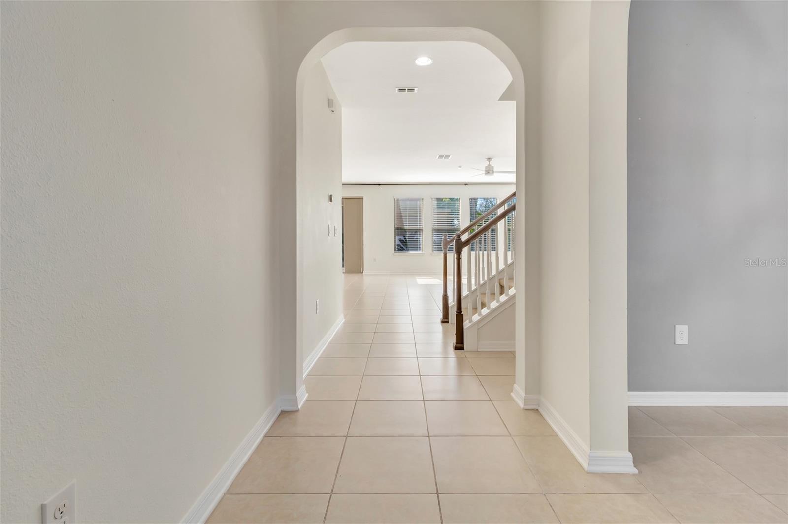 1077 FOUNTAIN COIN LOOP