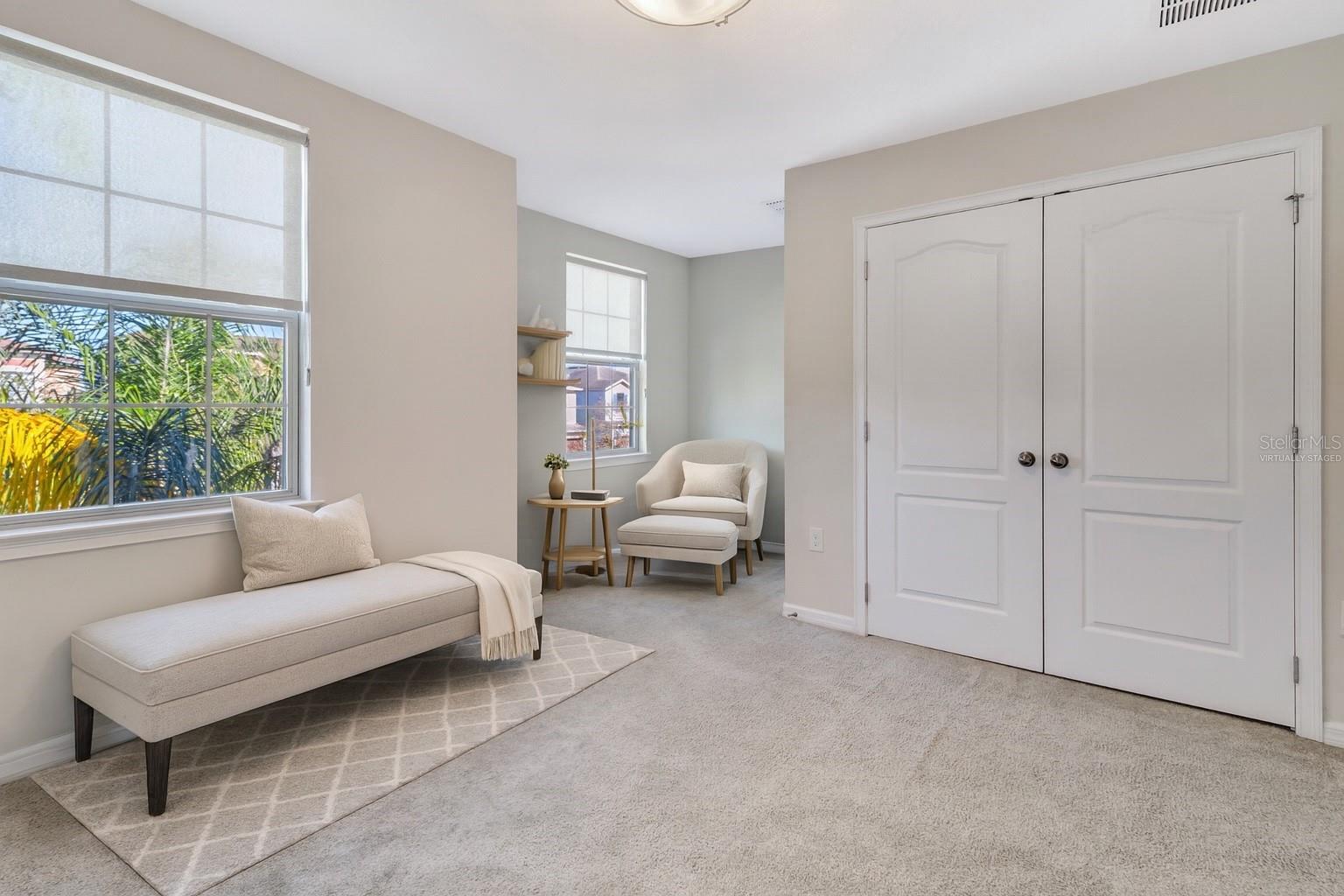 1077 FOUNTAIN COIN LOOP