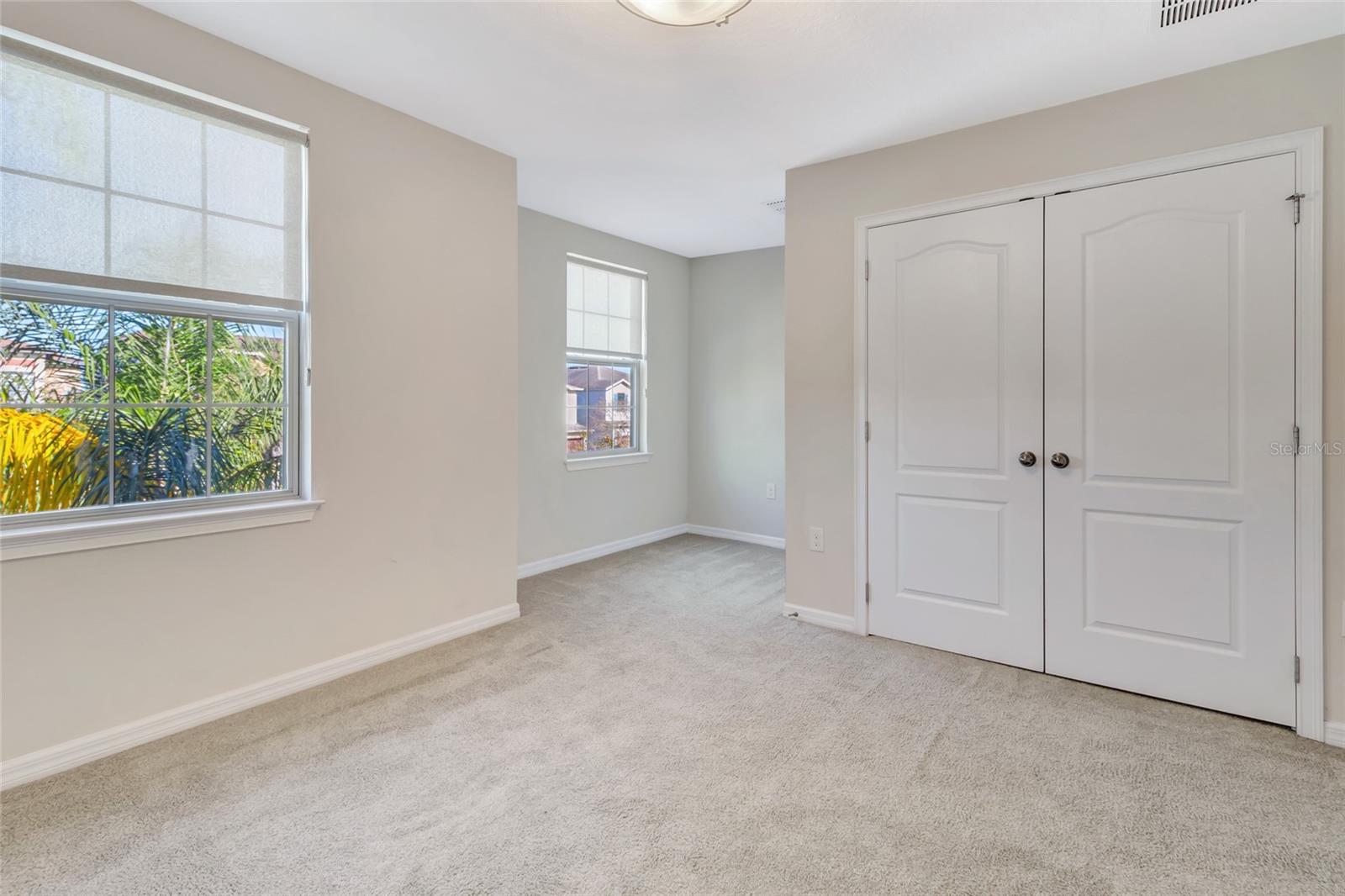 1077 FOUNTAIN COIN LOOP