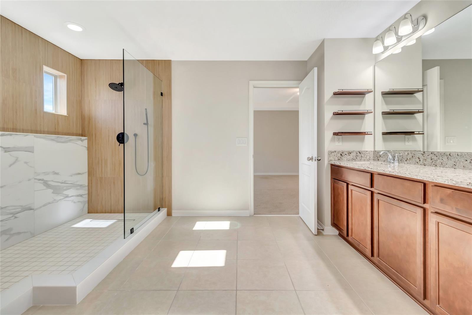 1077 FOUNTAIN COIN LOOP