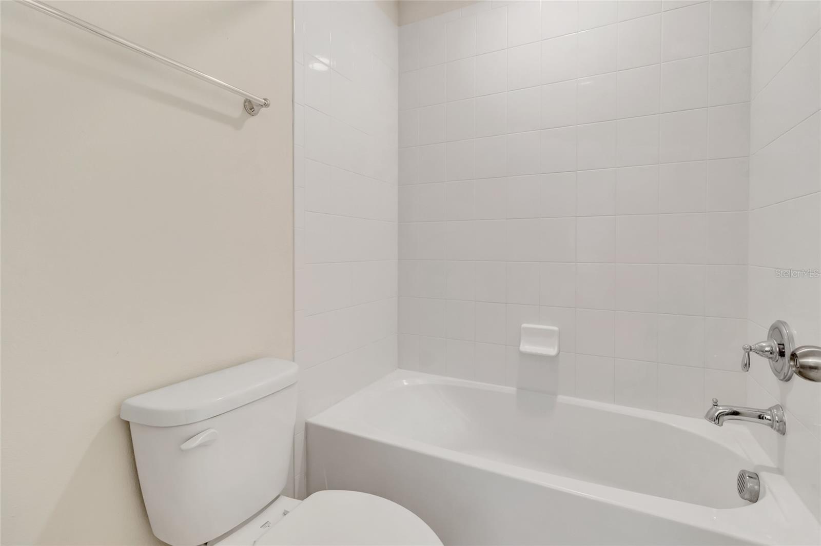 1077 FOUNTAIN COIN LOOP