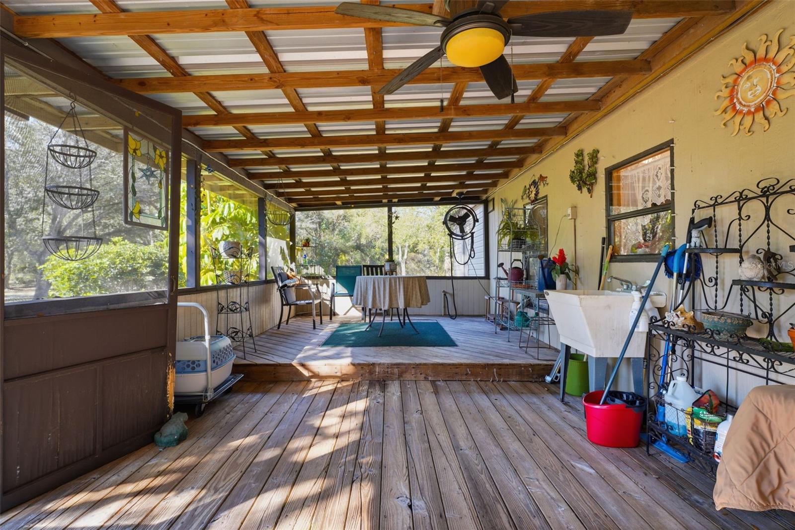 1135 NW PINE CREEK AVE