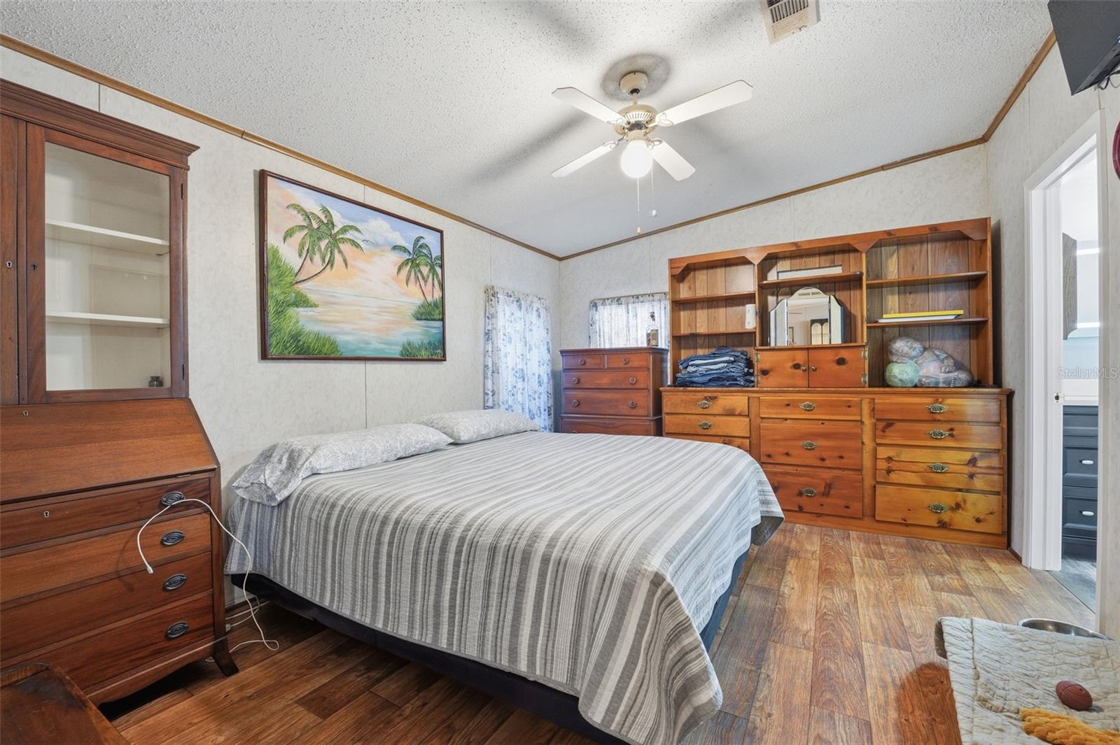 1135 NW PINE CREEK AVE