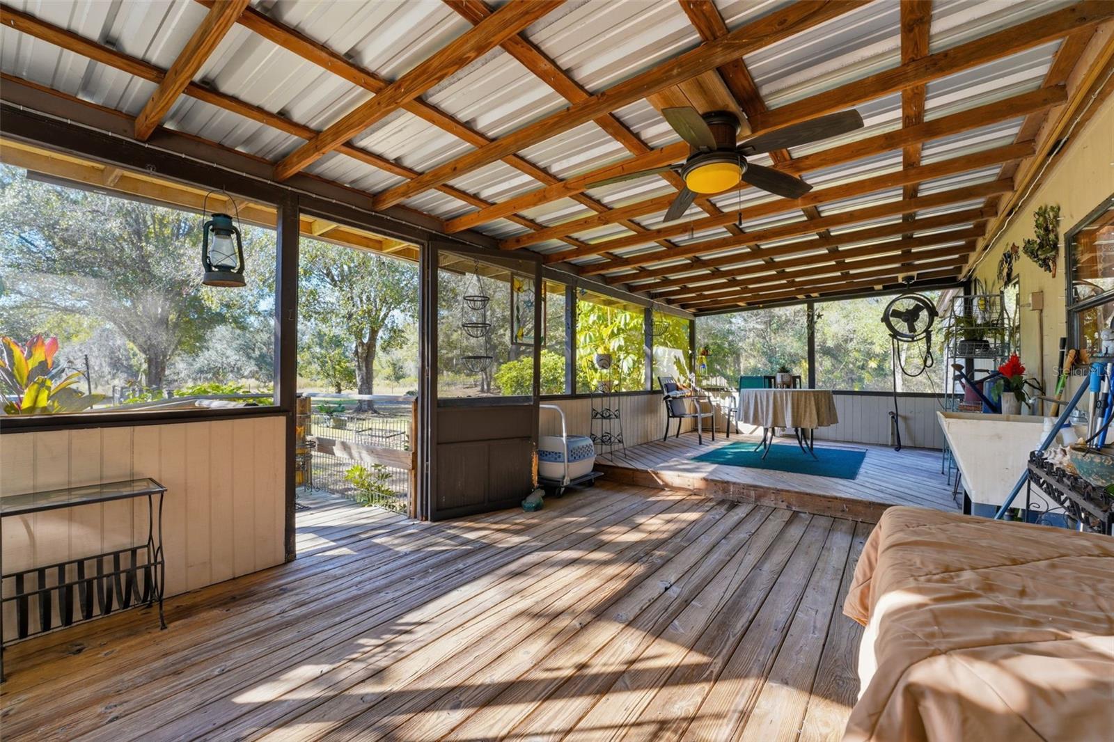 1135 NW PINE CREEK AVE