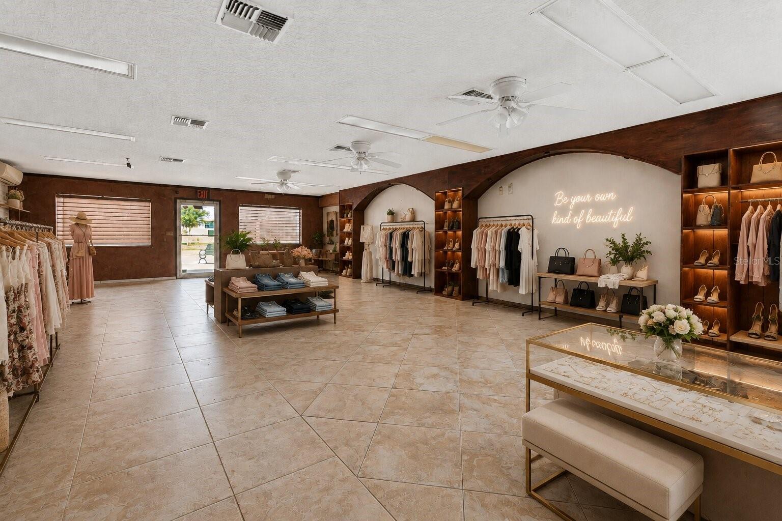124 N APOPKA AVE