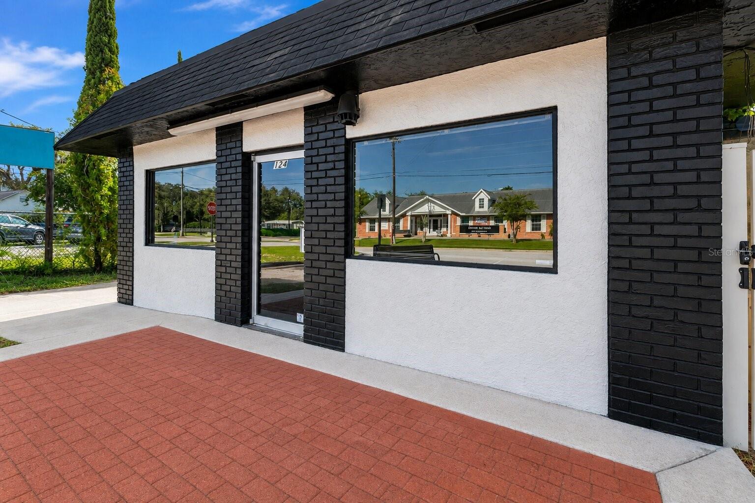 124 N APOPKA AVE