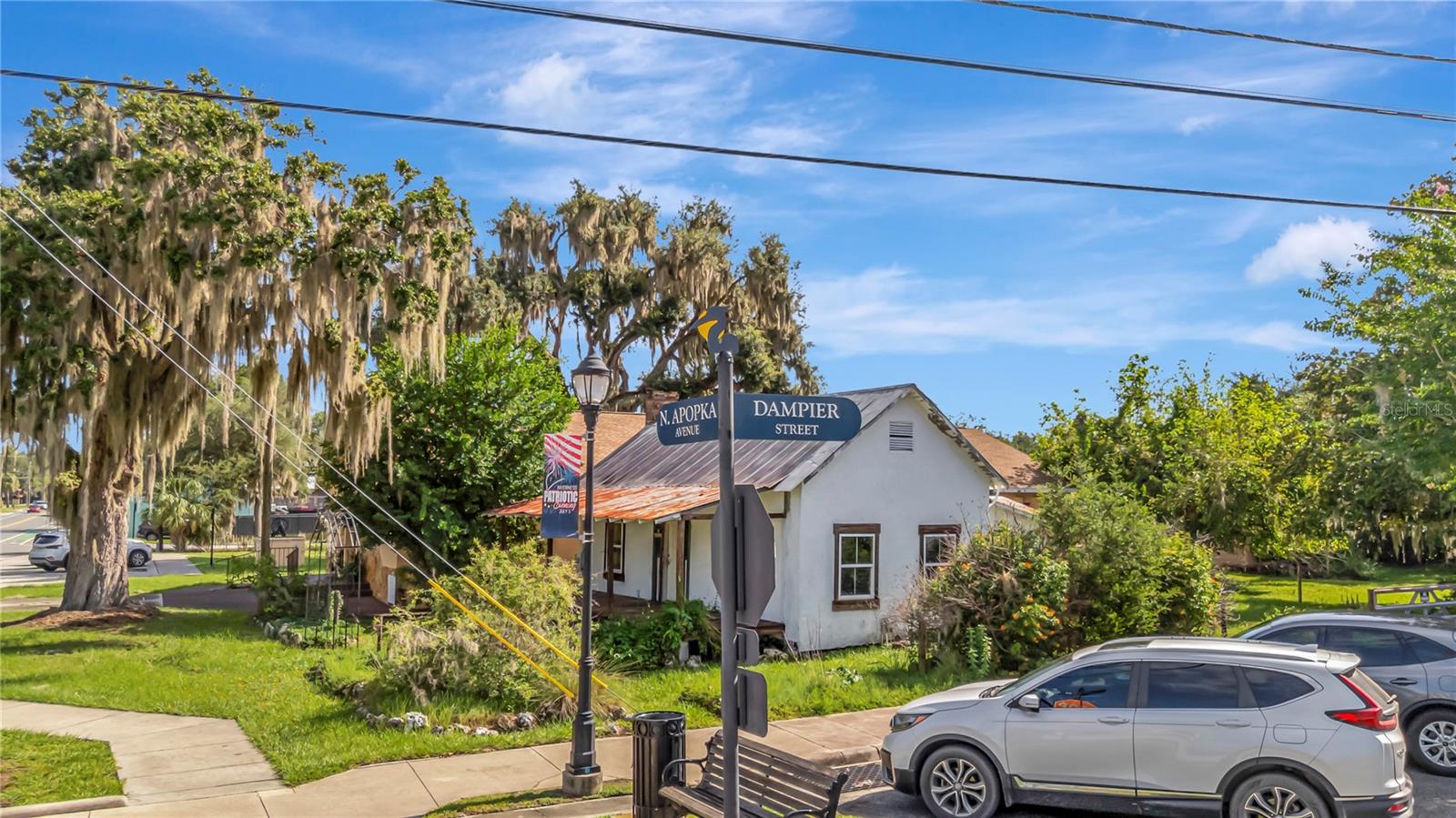 124 N APOPKA AVE