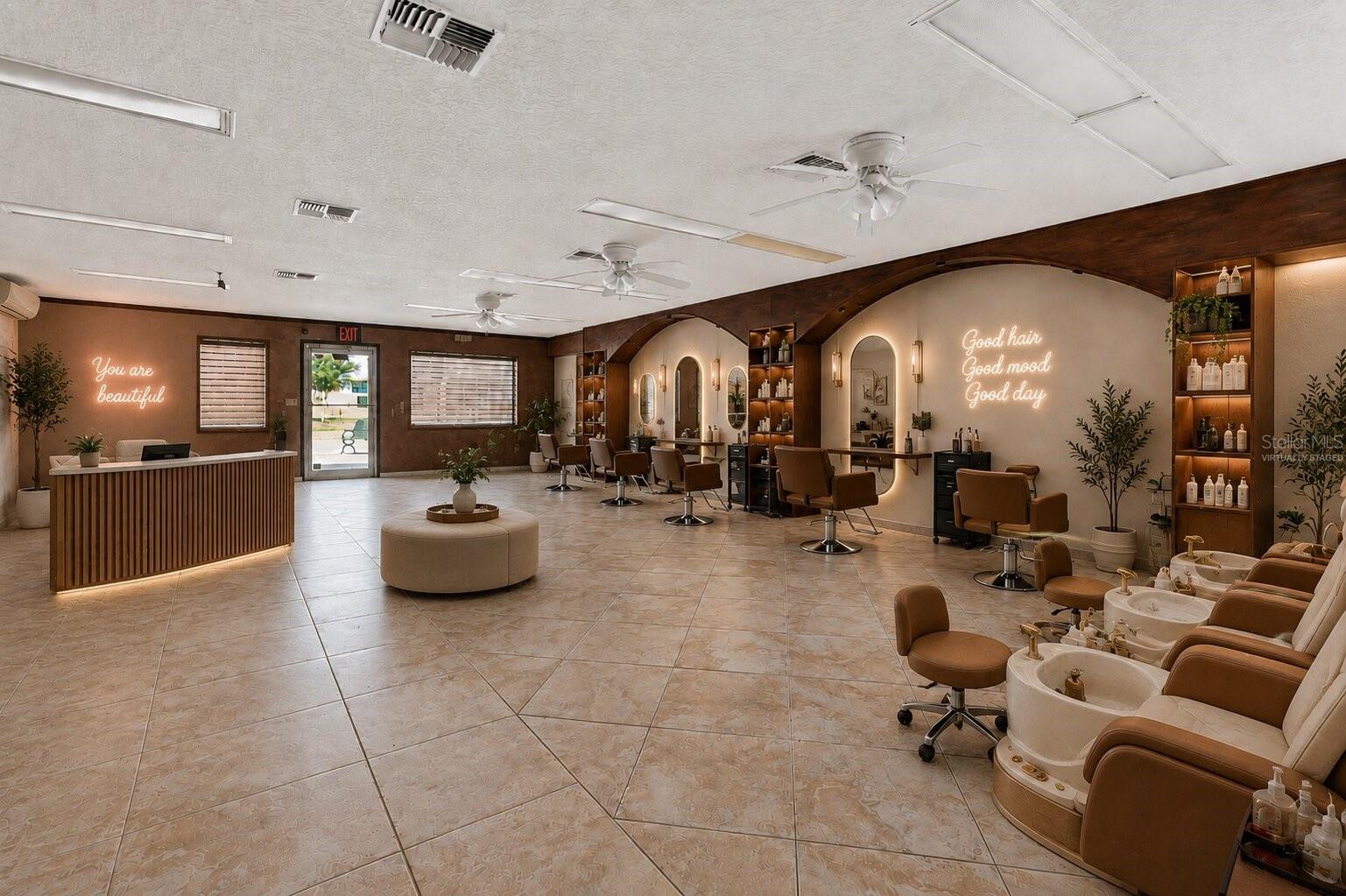 124 N APOPKA AVE