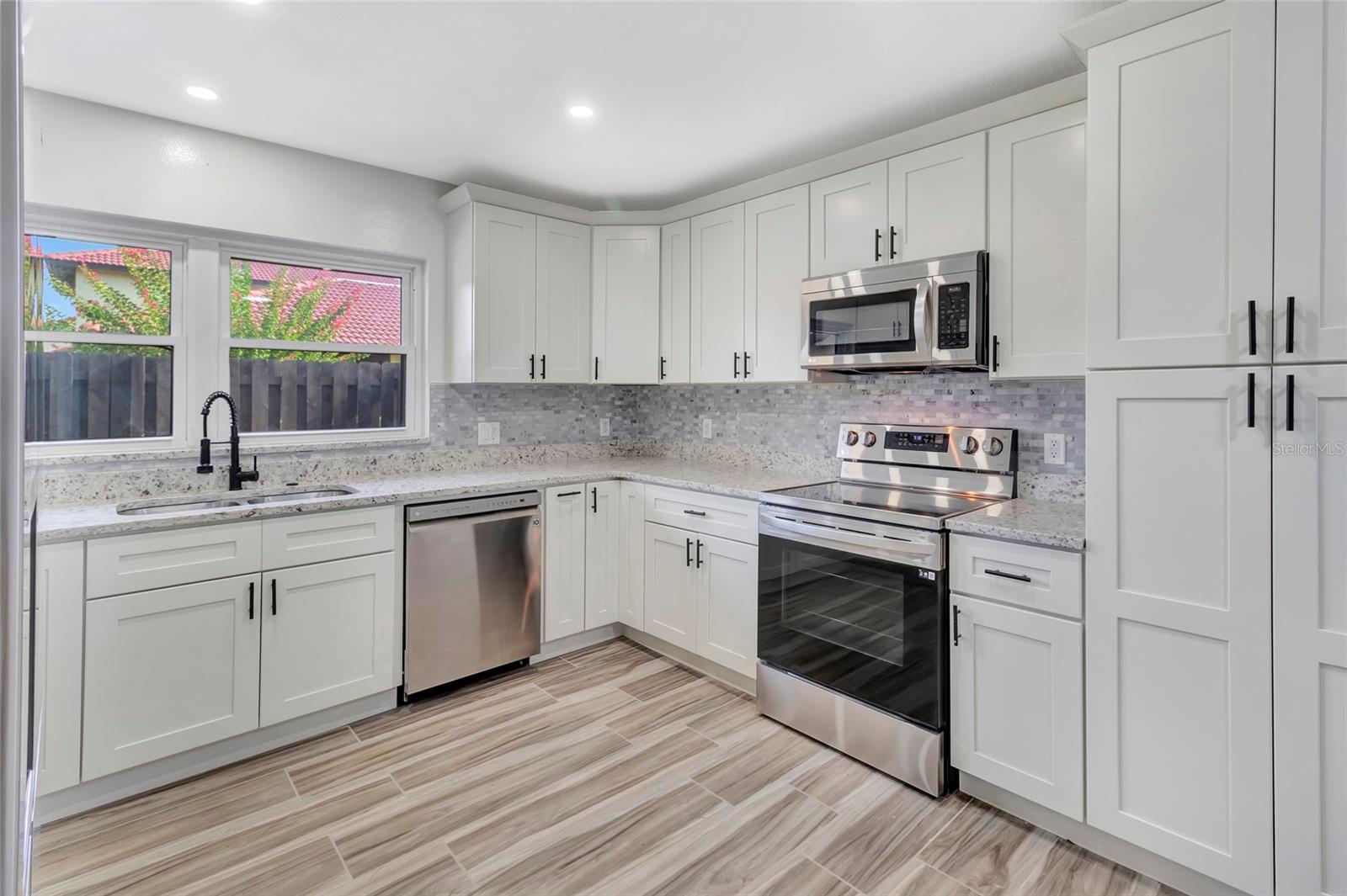 501 HUNTER CIR