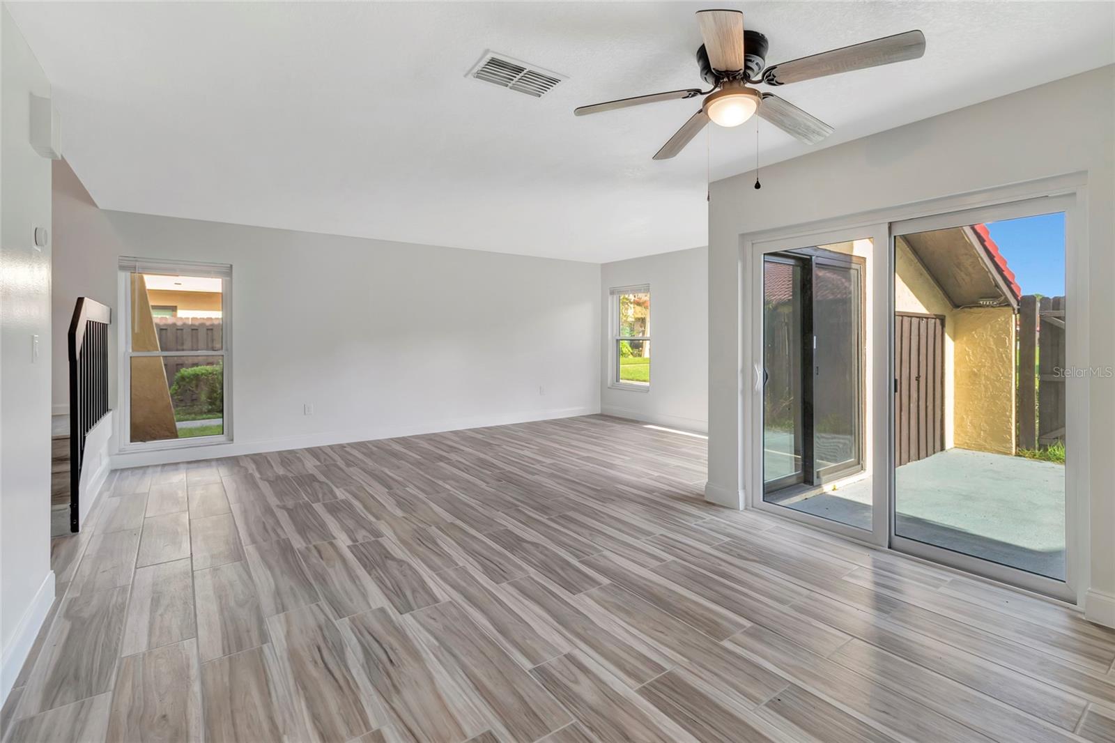 501 HUNTER CIR