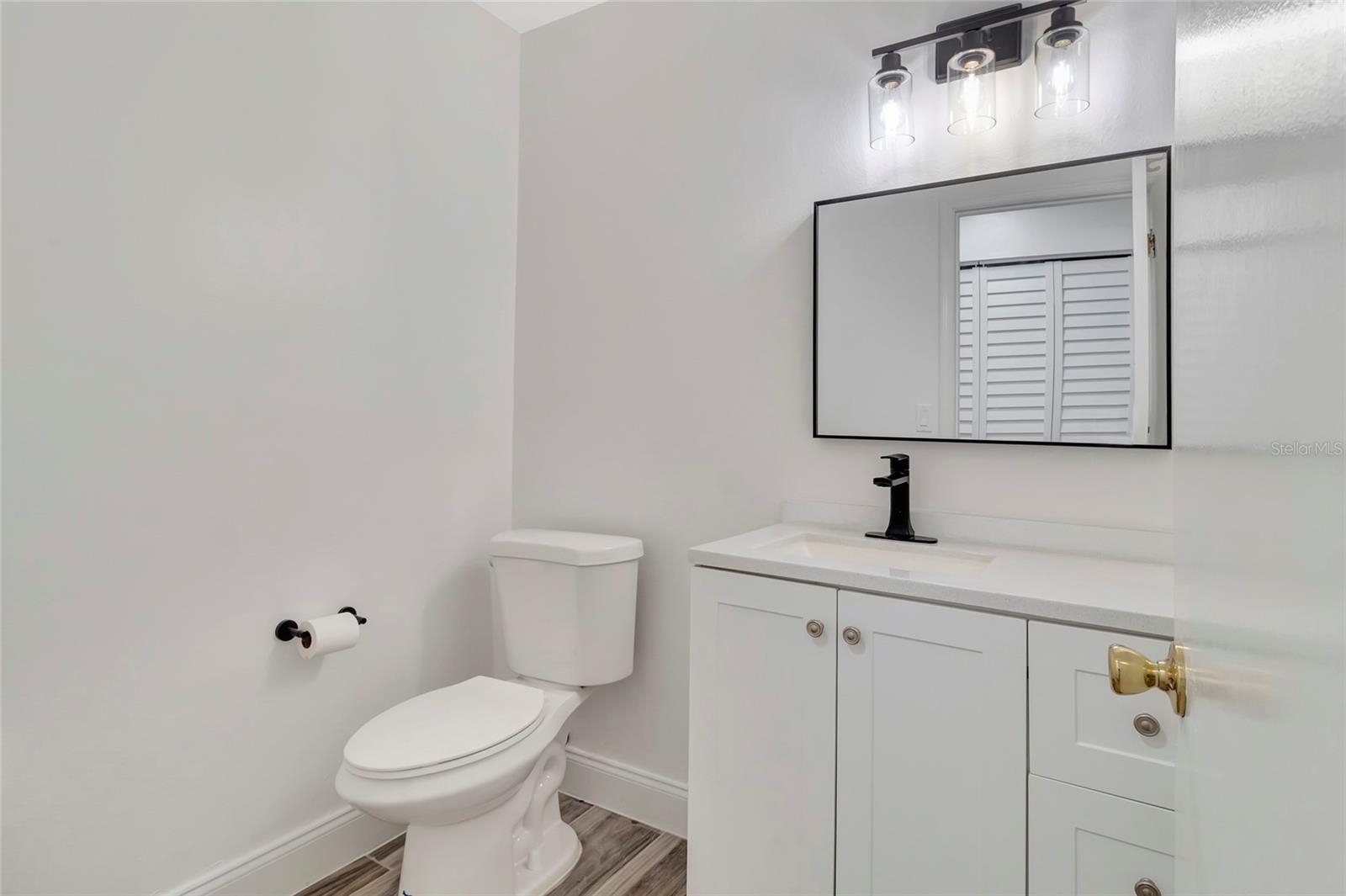501 HUNTER CIR