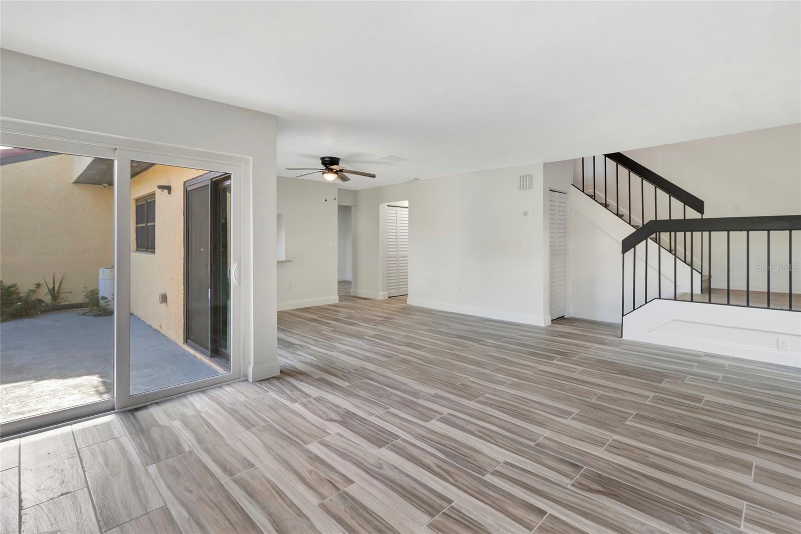 501 HUNTER CIR