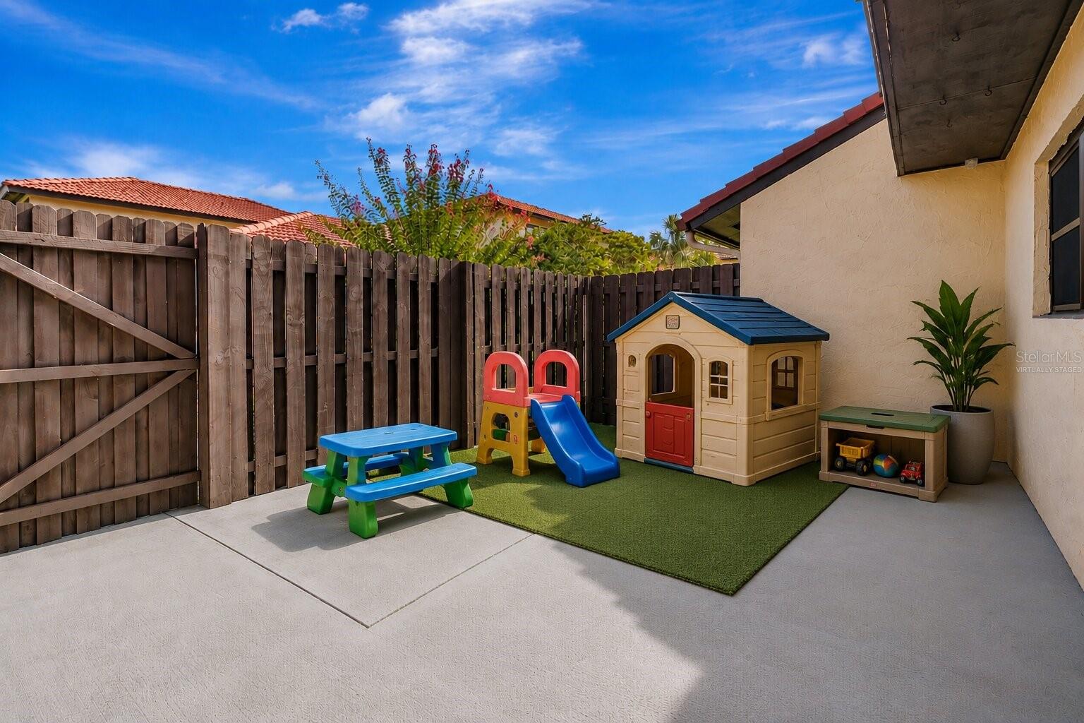 501 HUNTER CIR