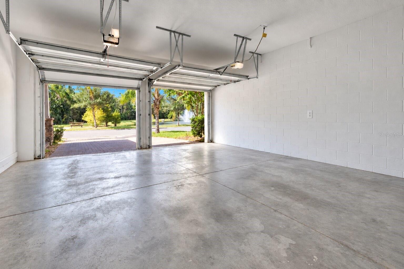 8524 VIVARO ISLE WAY
