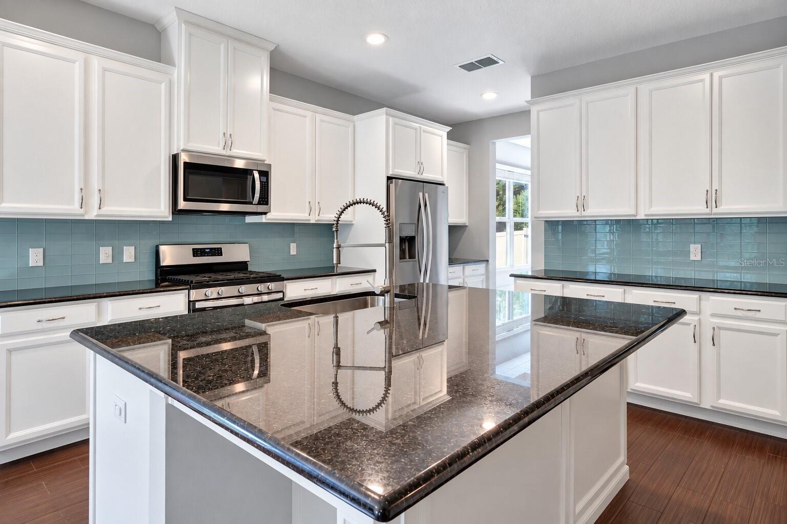 8524 VIVARO ISLE WAY