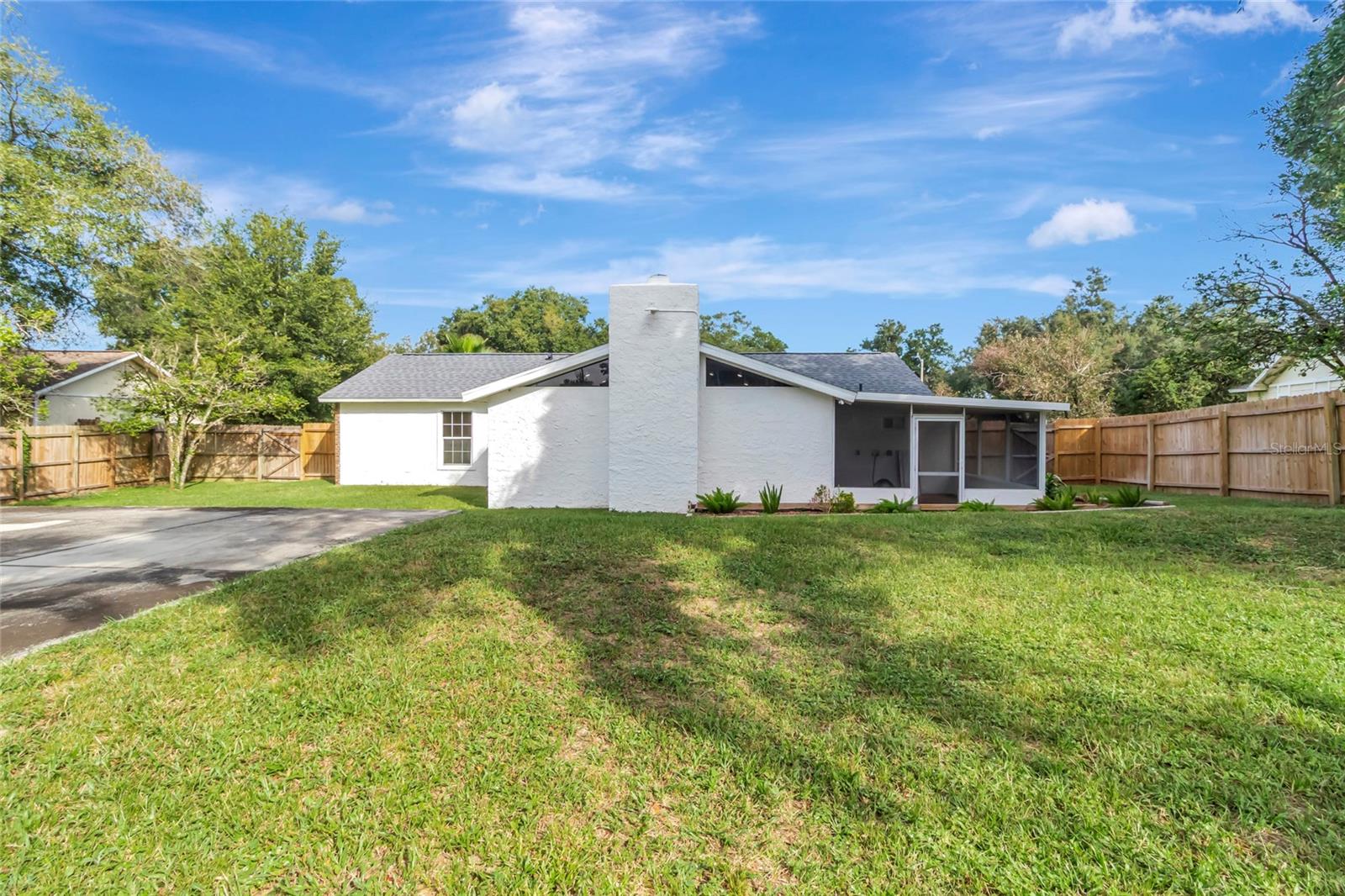 7126 CROOKED LAKE TRL