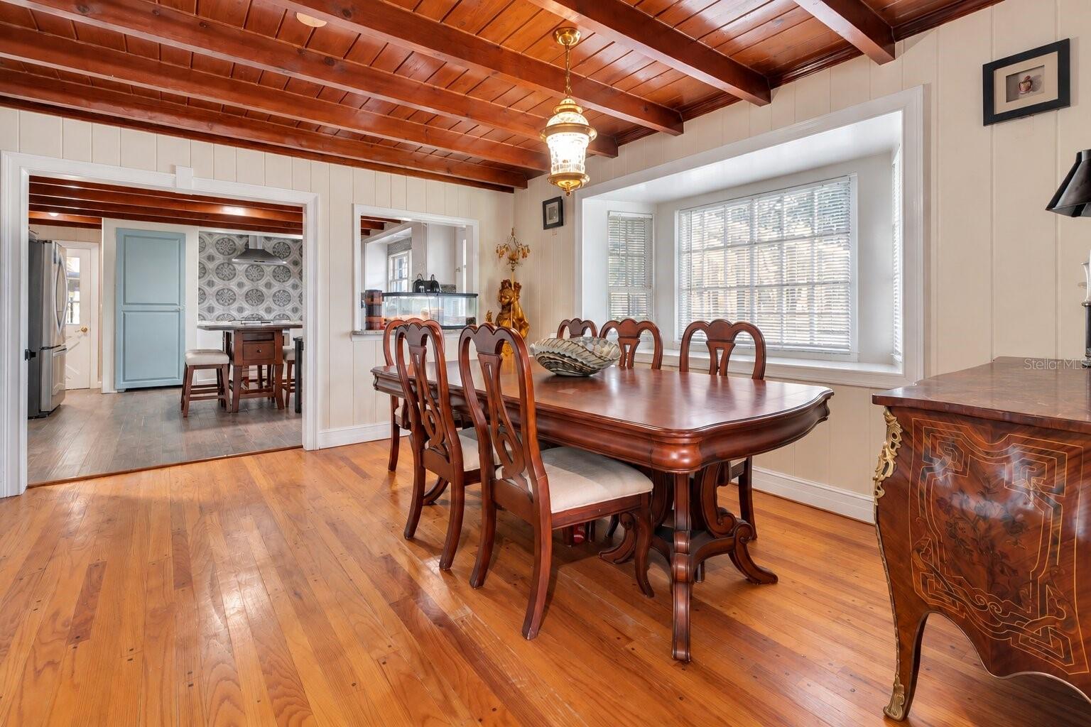 1351 MARKHAM WOODS RD