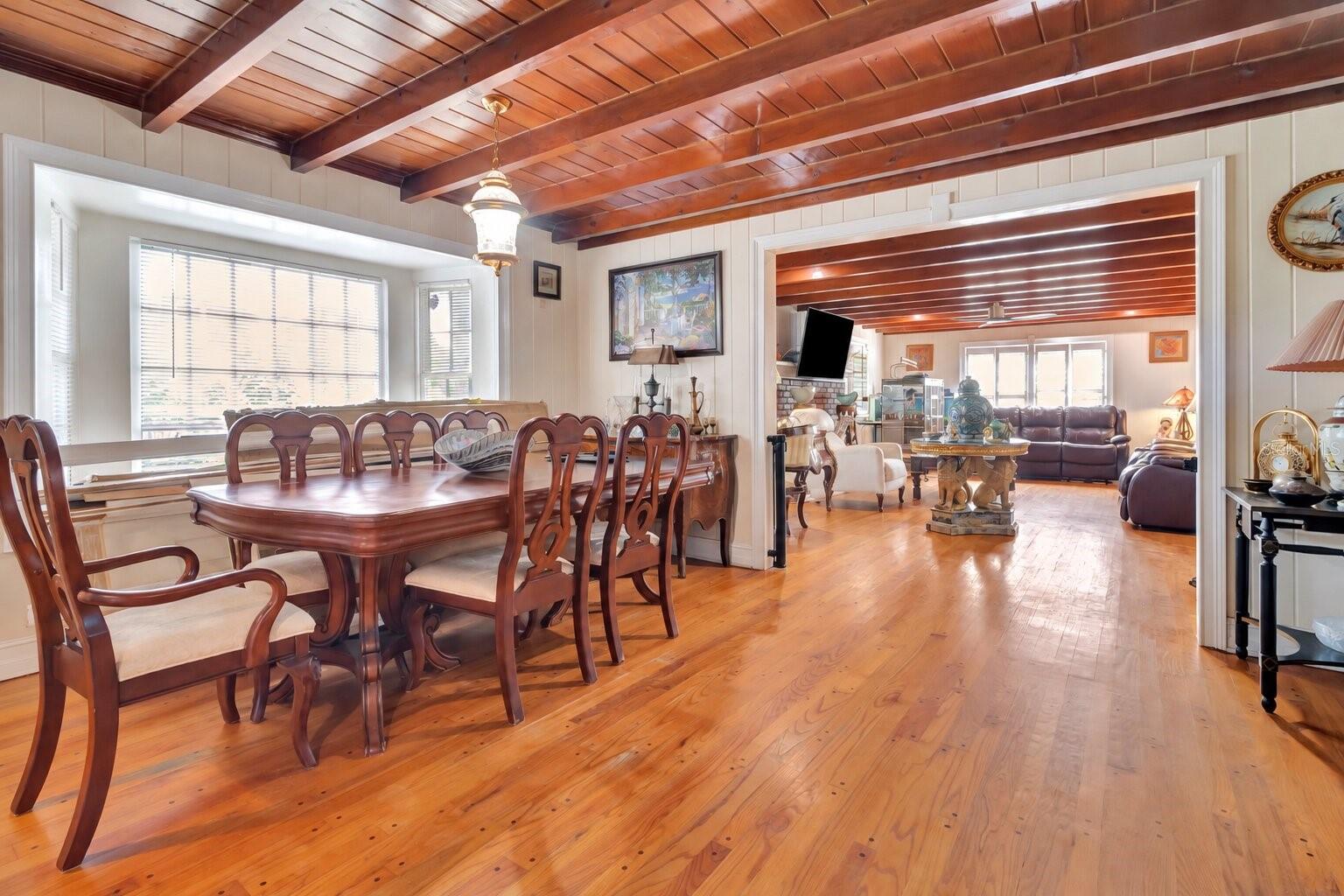 1351 MARKHAM WOODS RD